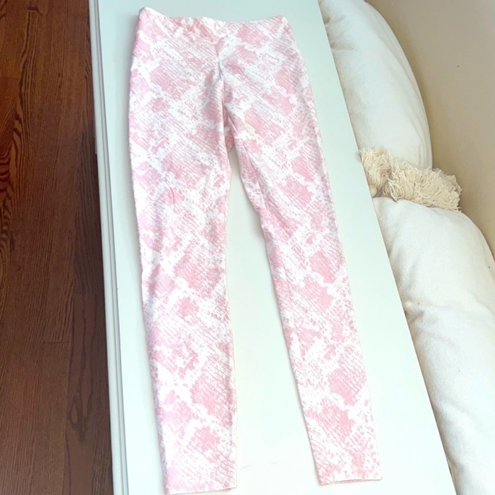 PINK Victoria's Secret Pink and White Leggings NWOT